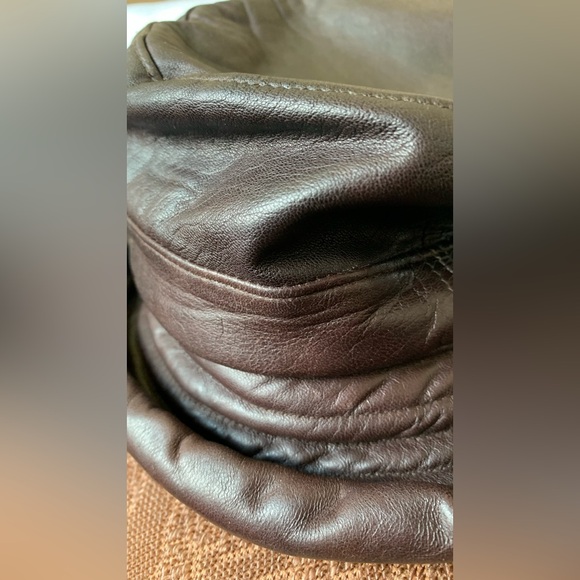 Lord & Taylor made in Italy 🇮🇹 Leather hat - Picture 6 of 15